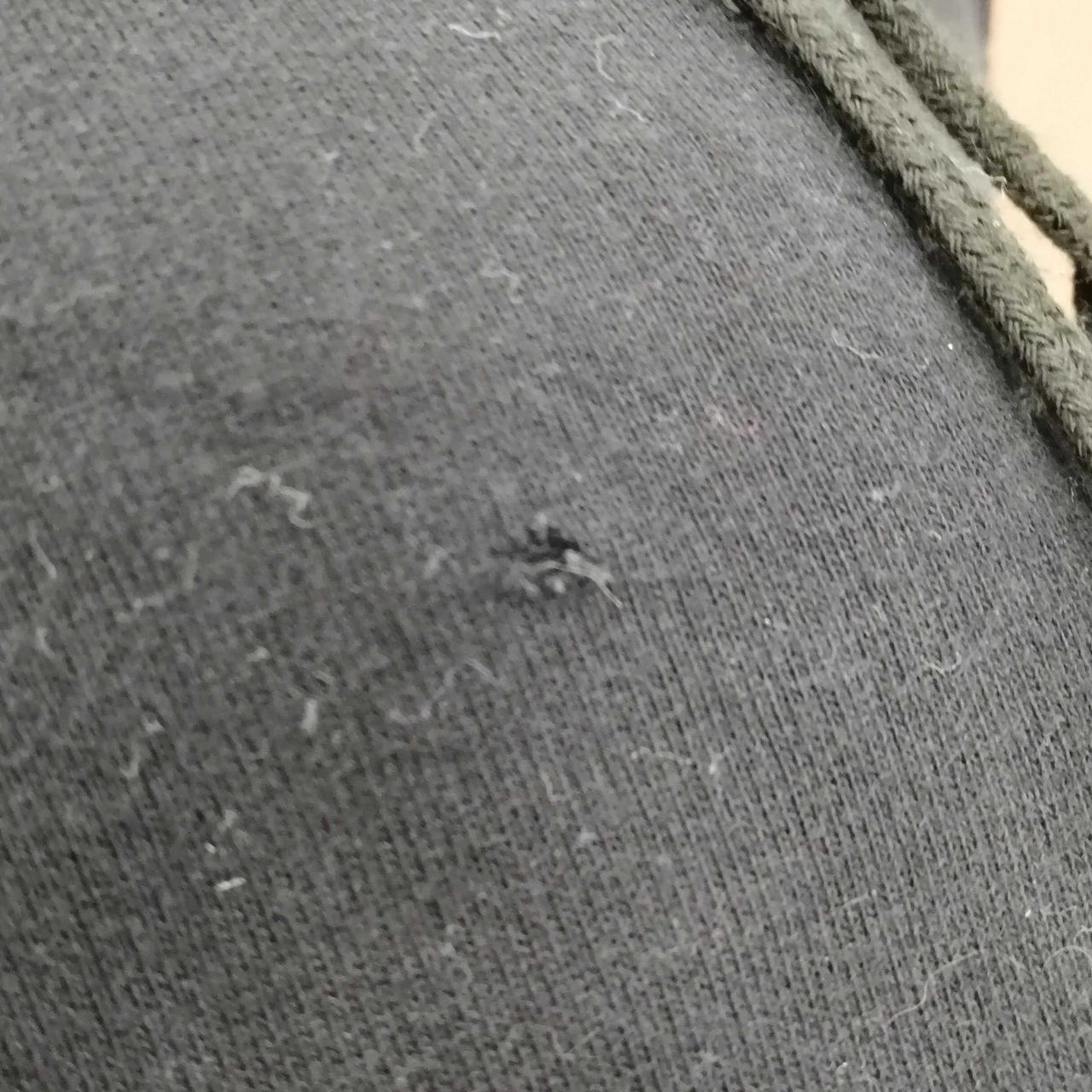 穴の空いている箇所がございます。