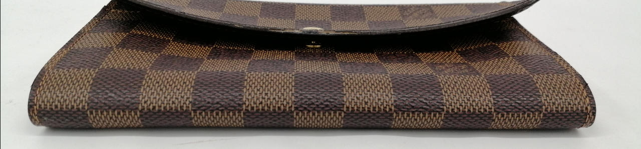 反り返りが御座います。