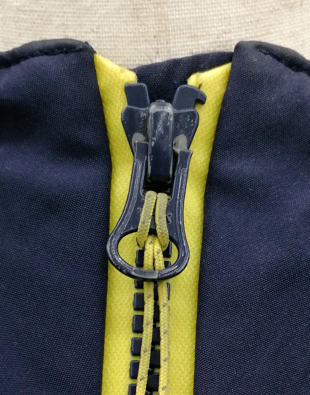 剥がれがございます。