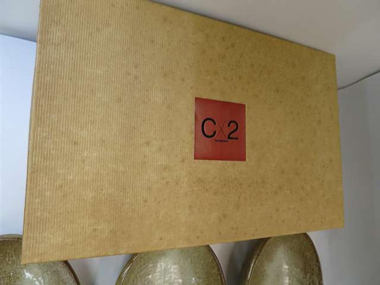 箱にシミあります。