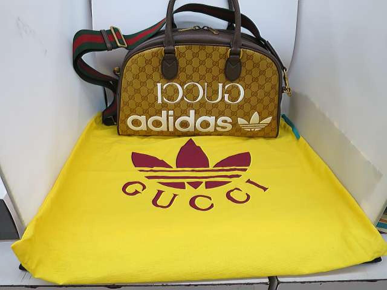 GUCCI アディダスロゴ ボストンバッグ　新品 adidas x Gucci ミニ ダッフルバッグ ボストンバッグ 赤 レッド