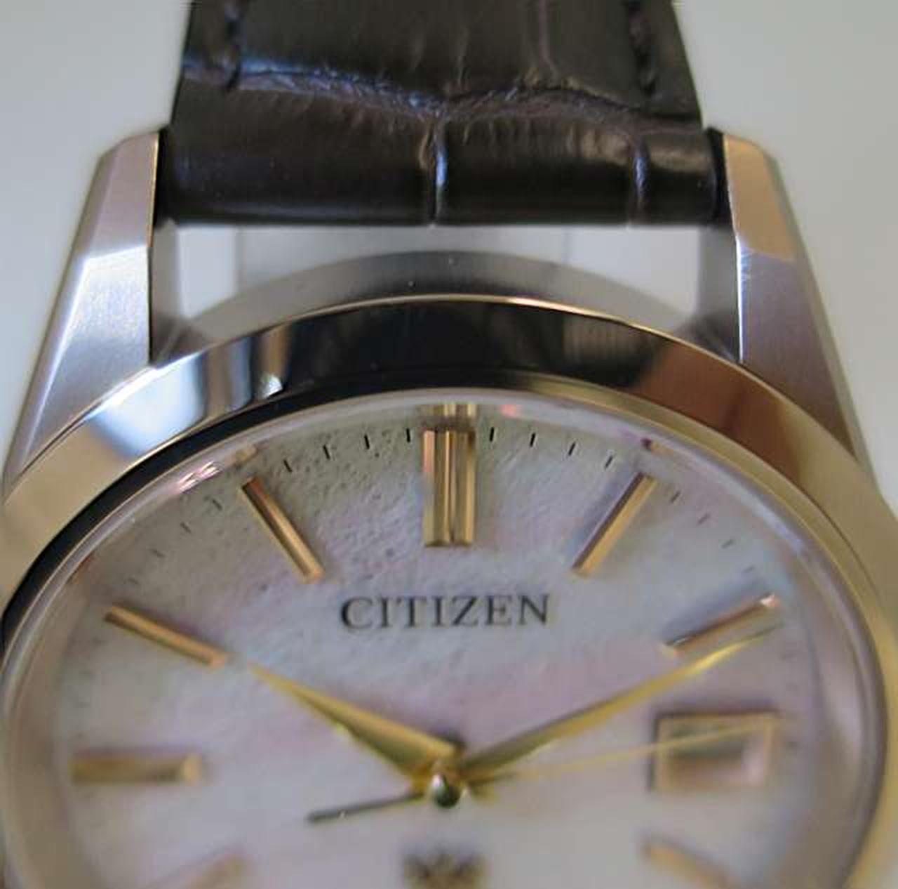 １２時あたりのケースに小さいキズあります