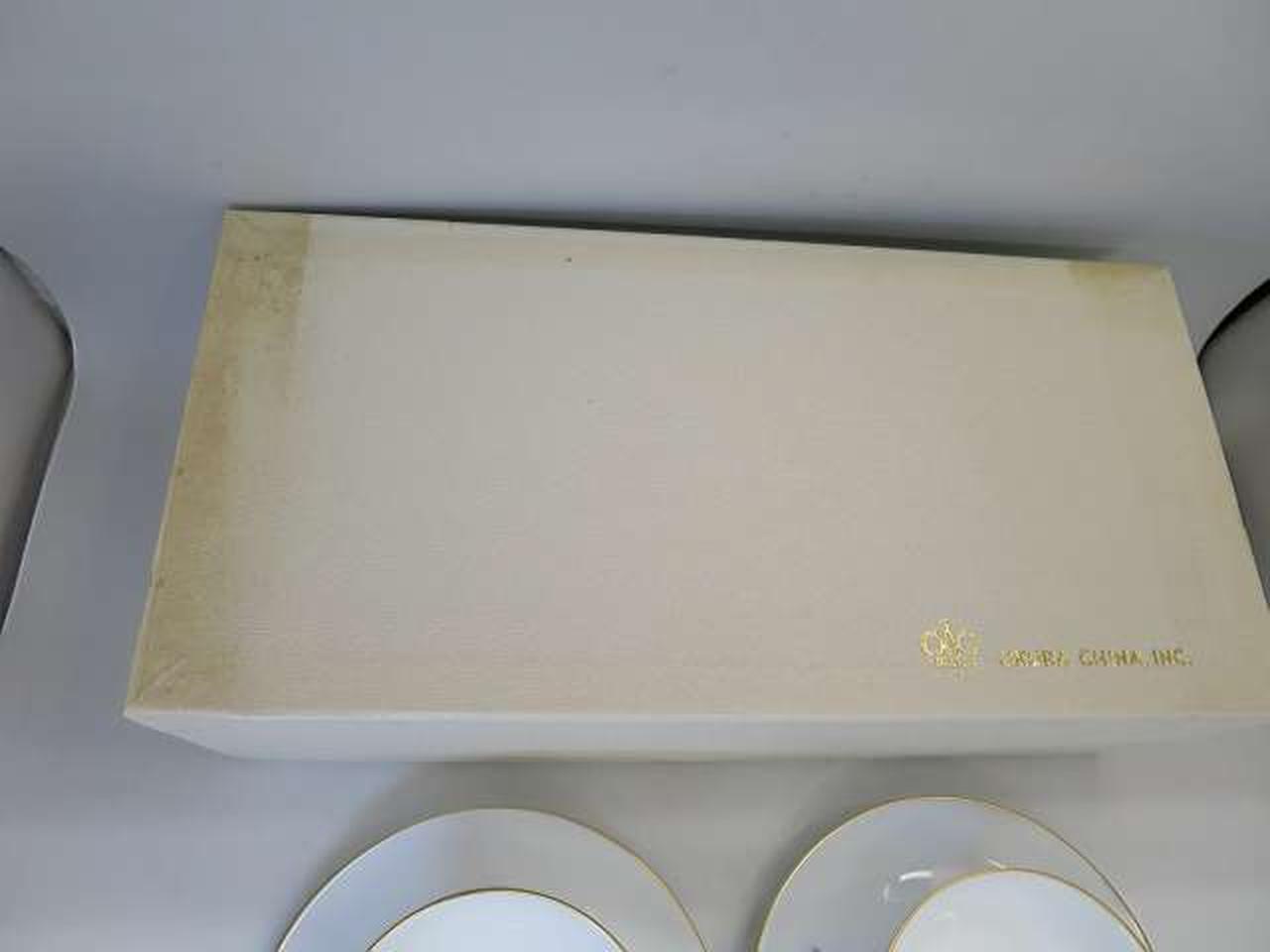 箱に焼け・汚れあります。