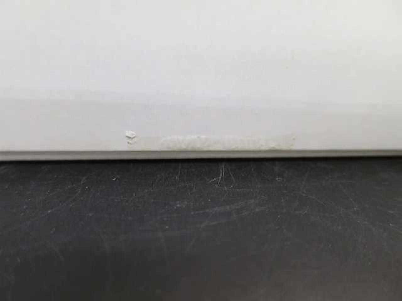 テープ痕あります。