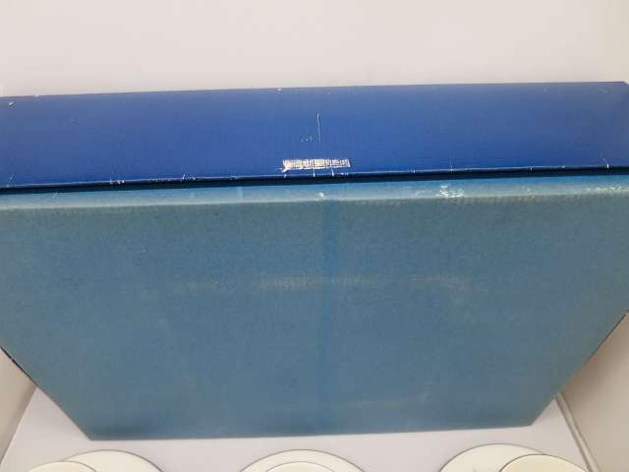 箱に劣化あります。