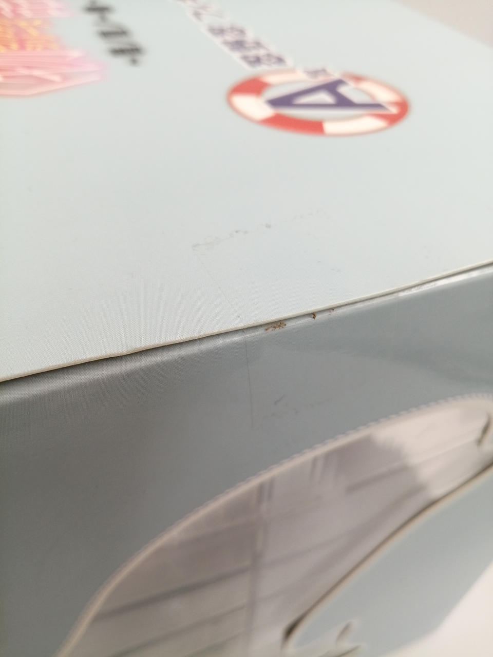 テープ内側に汚れあり