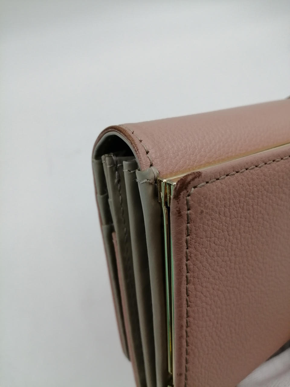 剥がれあり
汚れあり