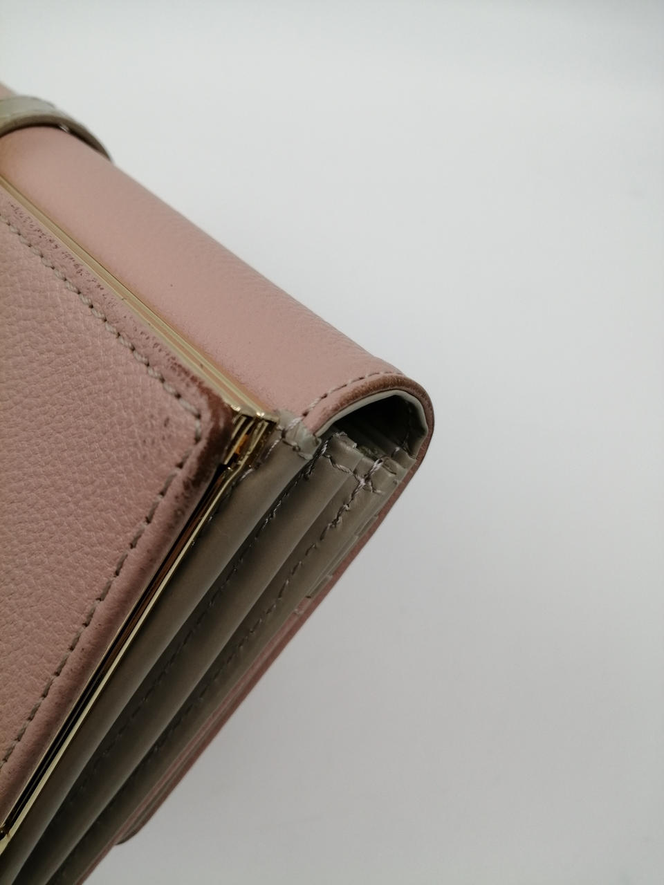 剥がれあり
汚れあり