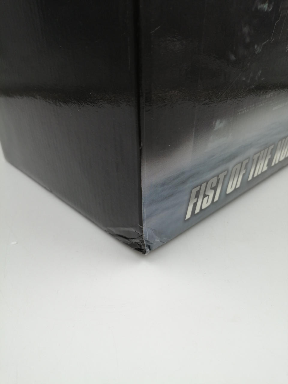 箱にへこみあり