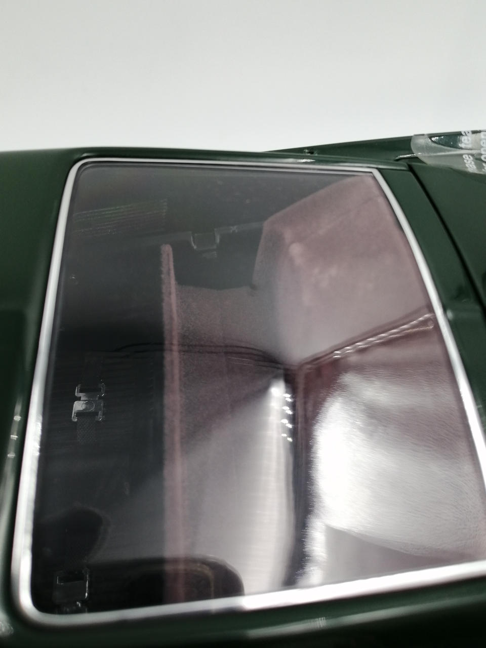 リアウィンドウ　キズあり