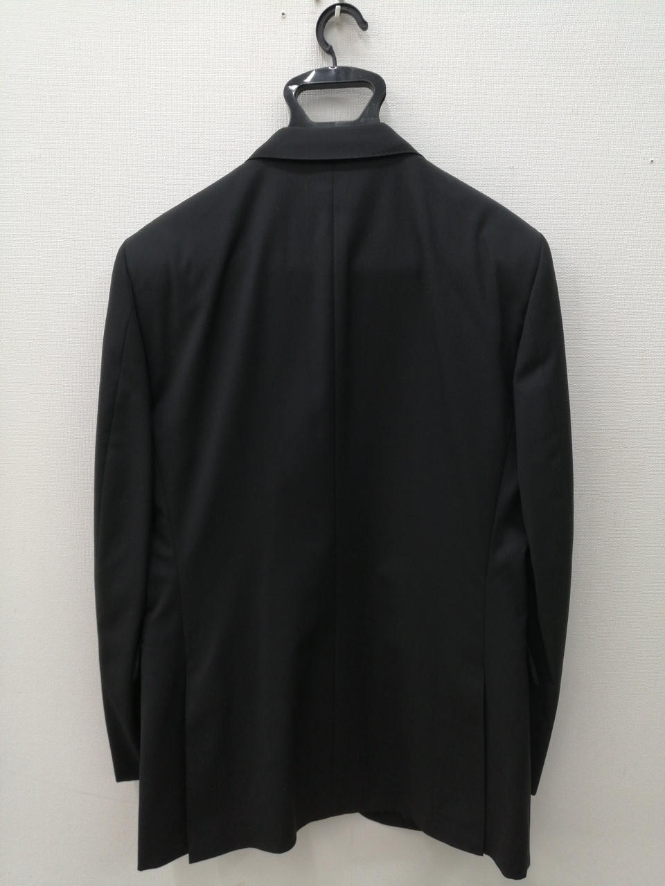 スーツ上　後ろ