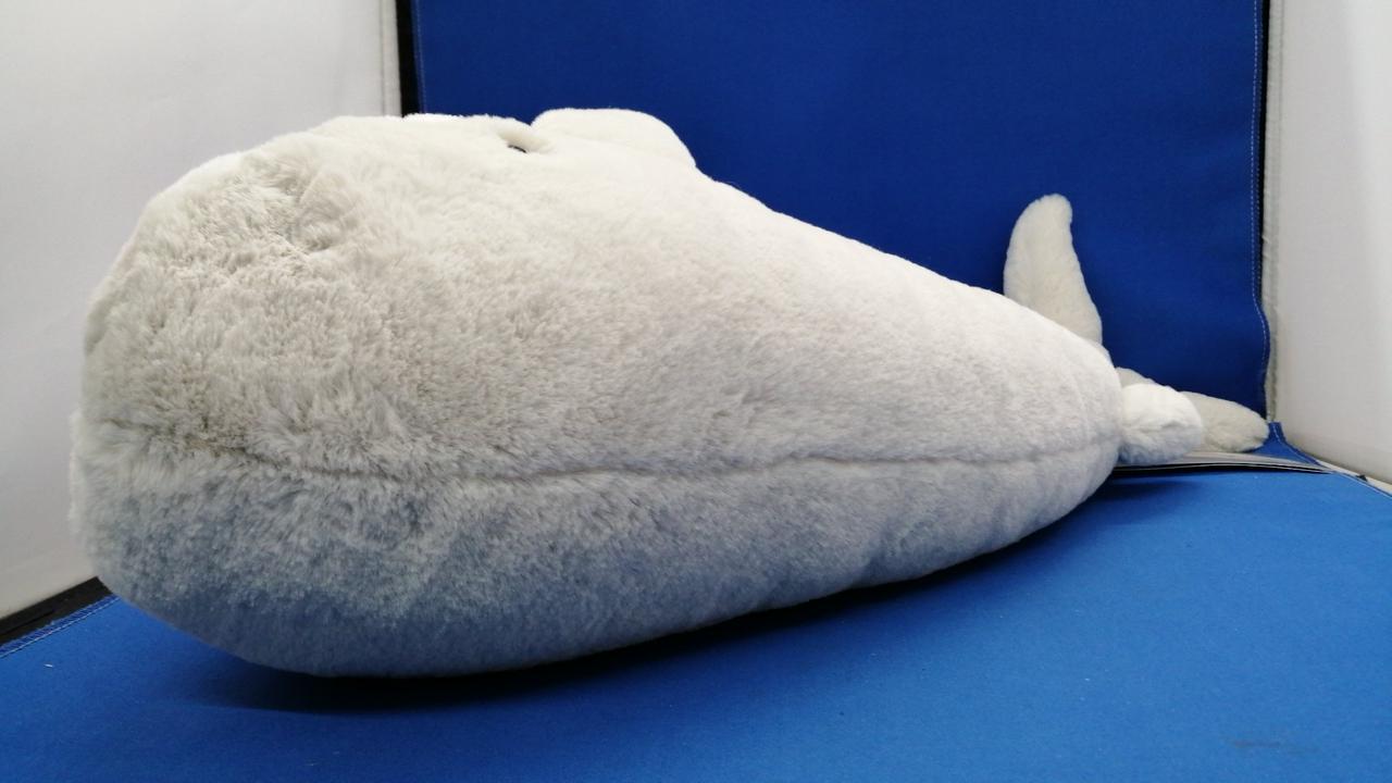 白い翼のあるぬいぐるみ フレンズフォーライフ 電動ぬいぐるみ しっぽをフリフリ！よちよち歩く