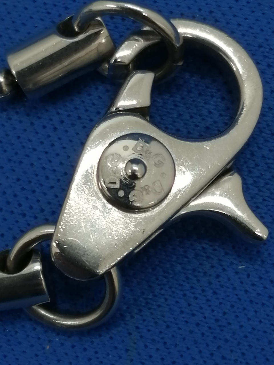 留め具結構緩いです