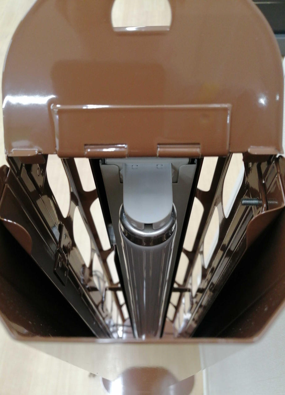 内部。ケミカルランプ。