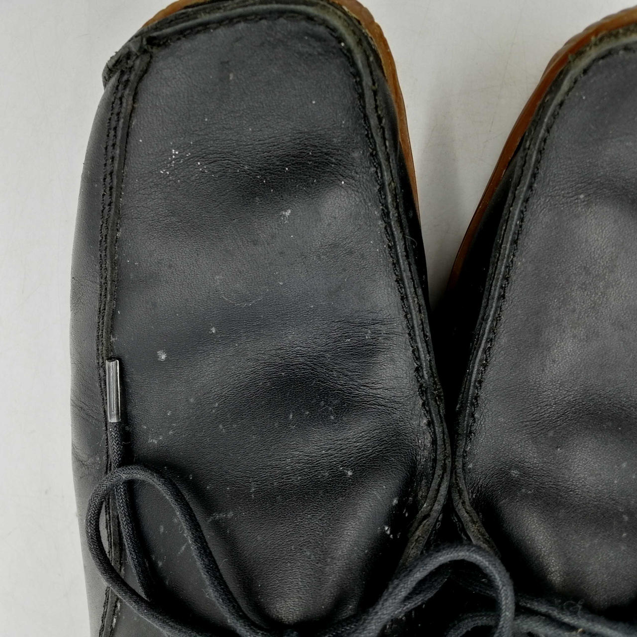 シミ、汚れがあります。