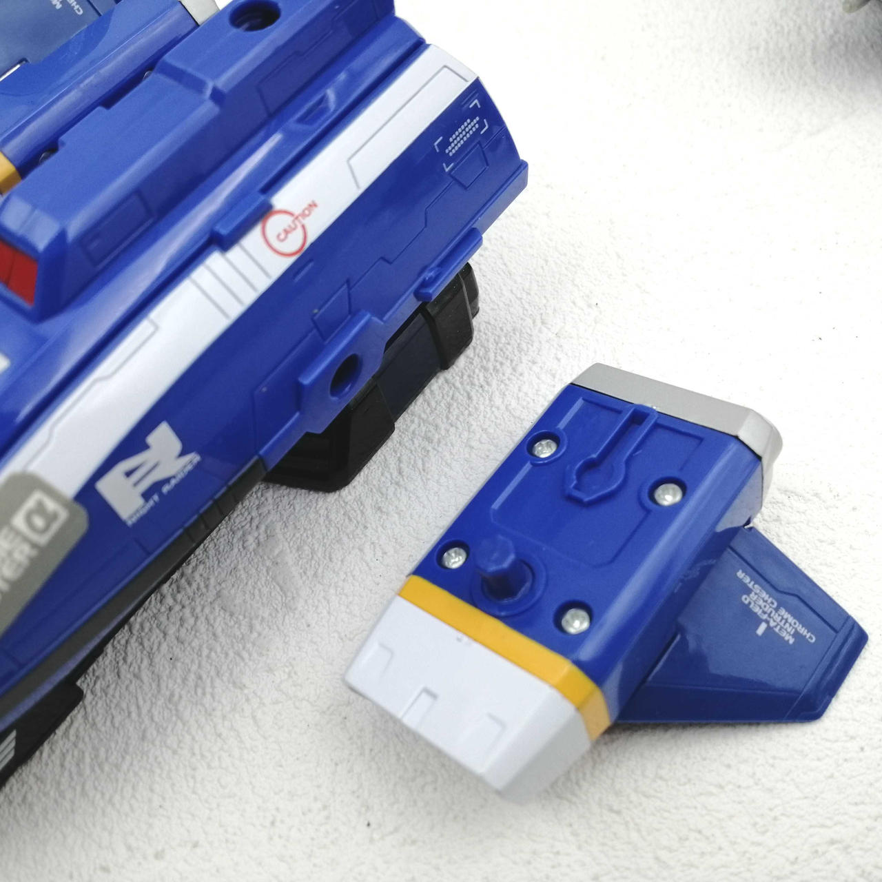 αの左ミサイルポッドが外れやすいです。