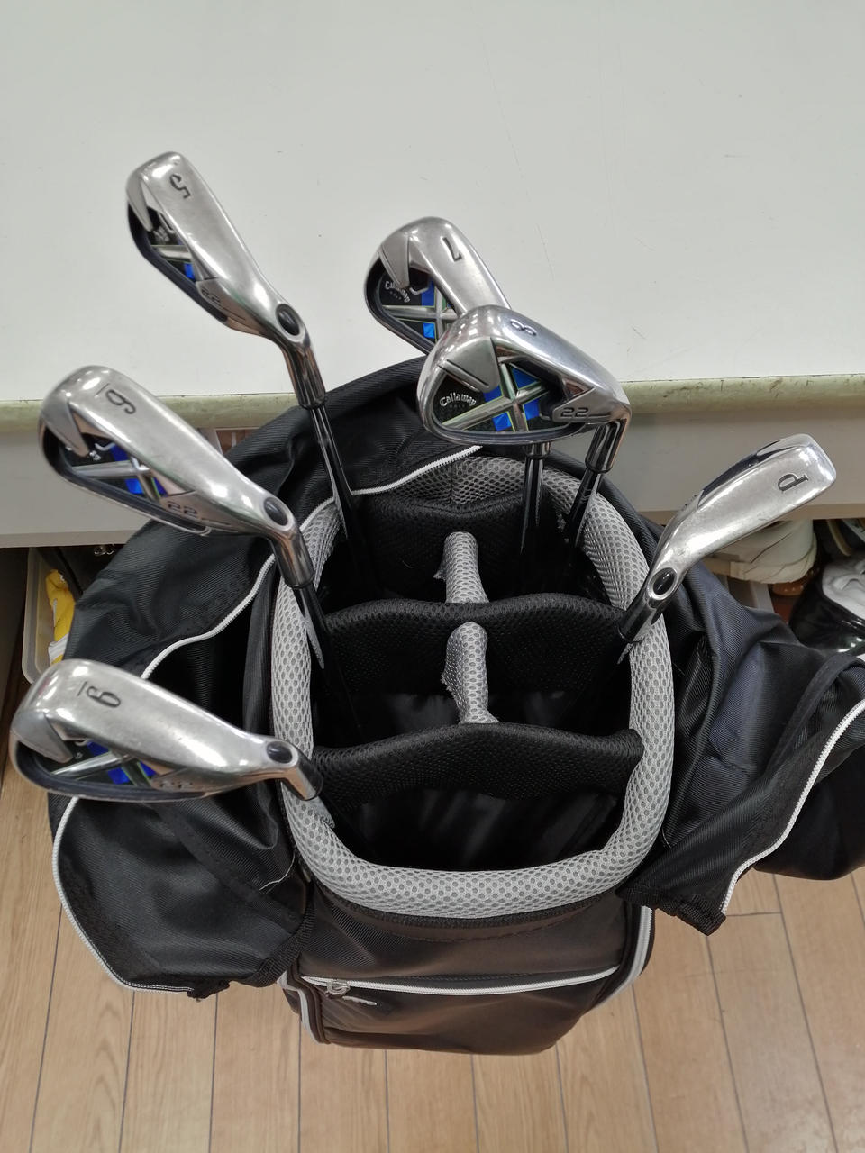 Callaway キャロウェイ　キャディバッグ、アイアンセット Callaway 日本正規品 キャロウェイ X HOT(エックスホット