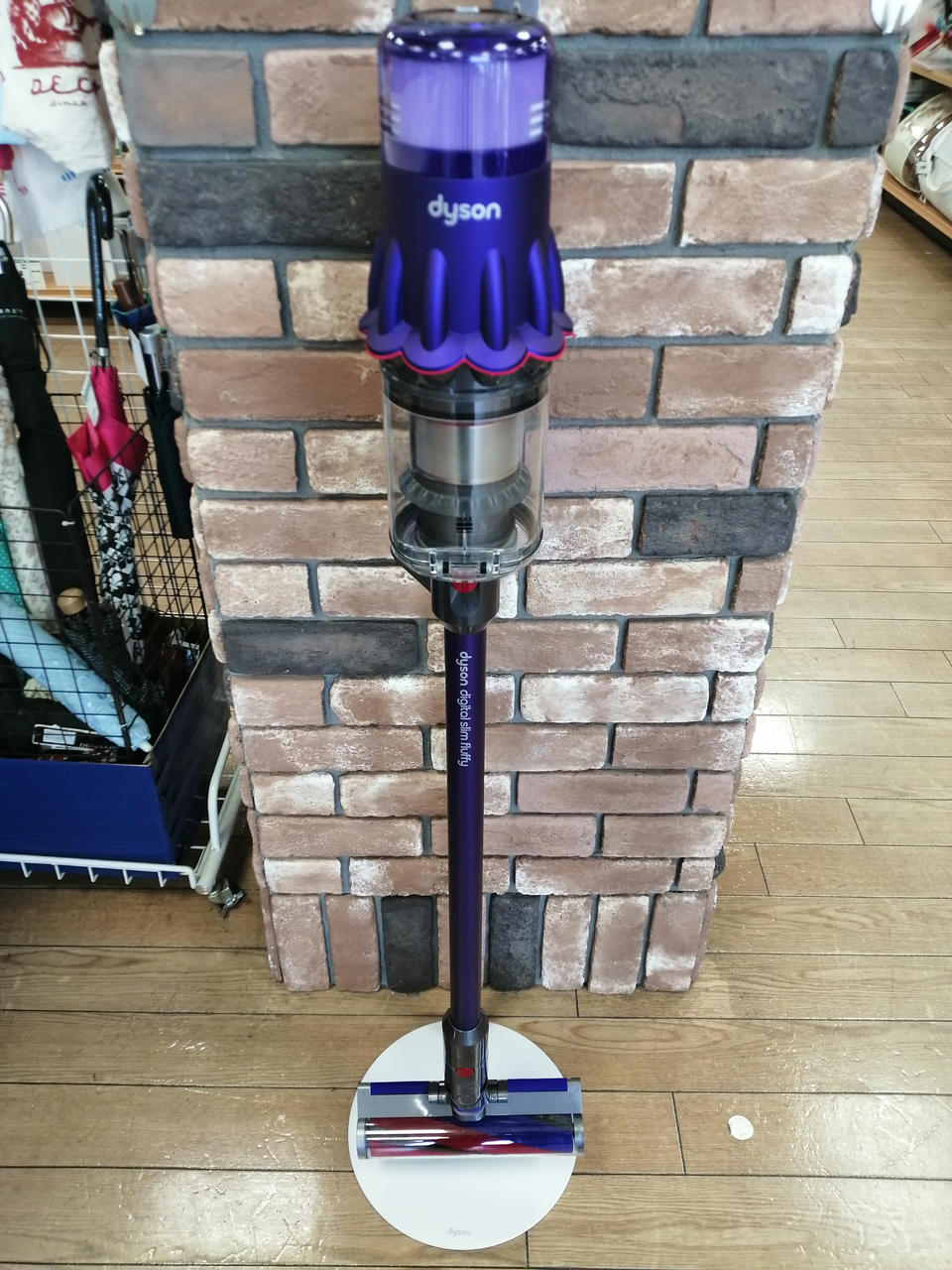 美品 ダイソンコードレスクリーナーDC45 サポート | Dyson DC45コードレスクリーナー | ダイソン