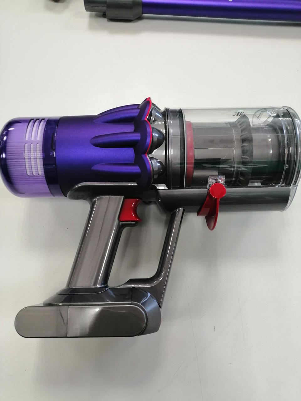 Dyson スティッククリーナー 本体 紫　中古 DYSON|コードレスサイクロン式クリーナー|HARDOFFオフモール
