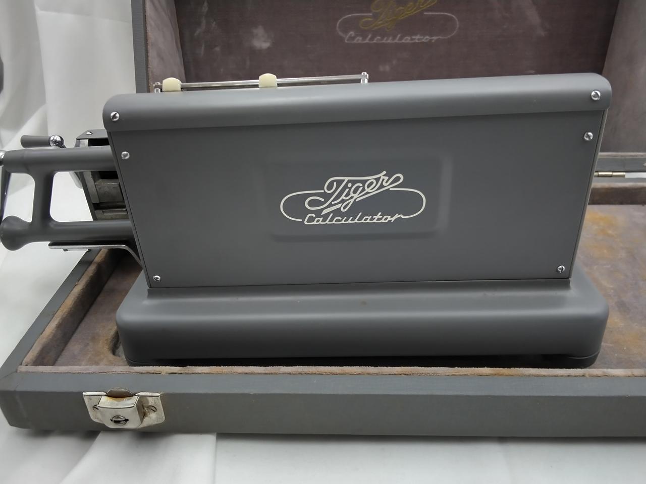 戦前の手動計算機 グレー インテリア　レトロ タイガー計算機|手回し計算機|【ハードオフ公式通販】オフモール