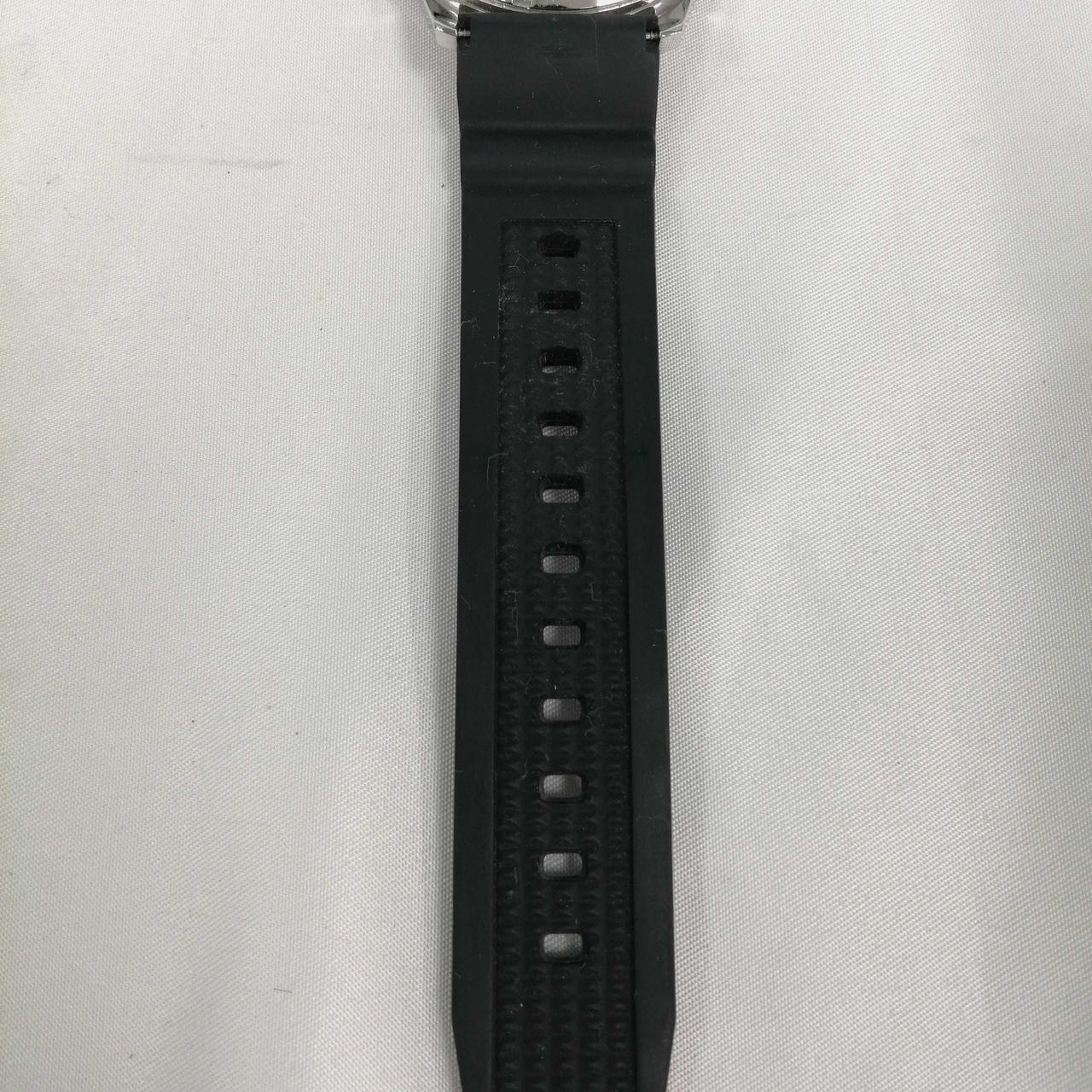 ベルト裏側に汚れあります