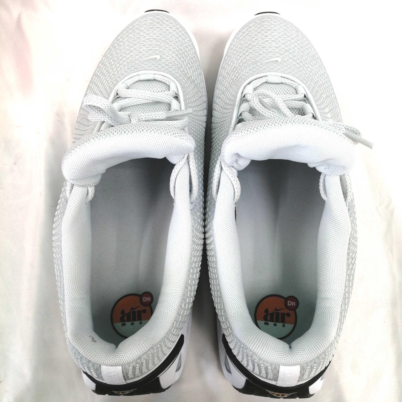 左足　ヨゴレあり