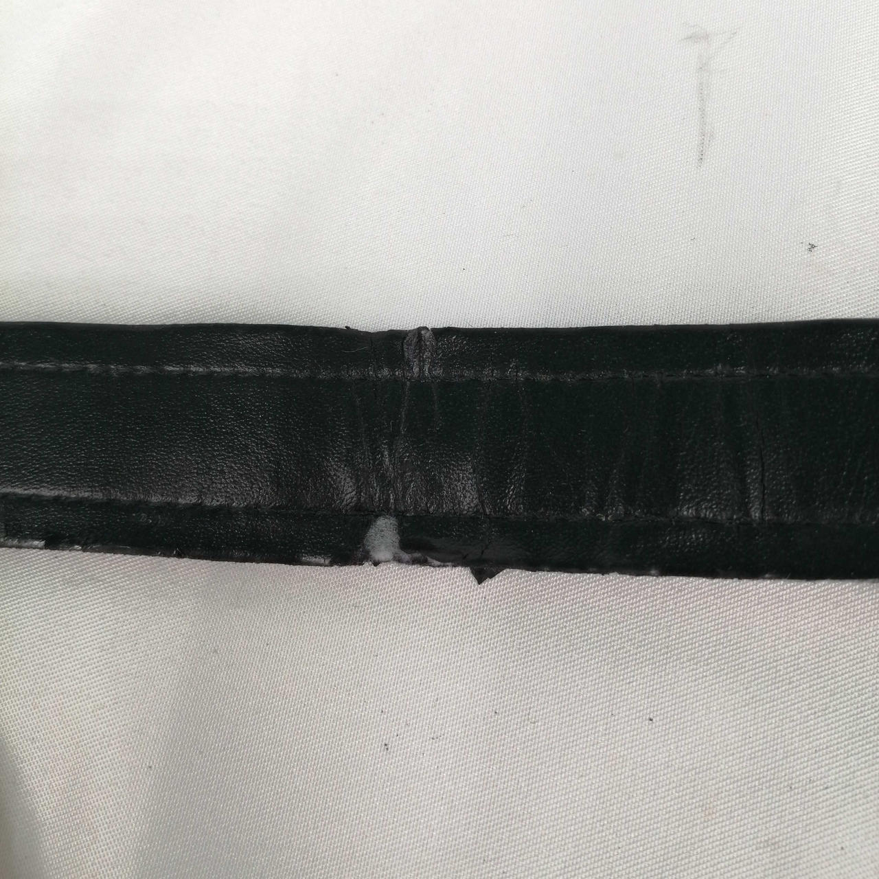 ベルト内側に劣化した部分があります