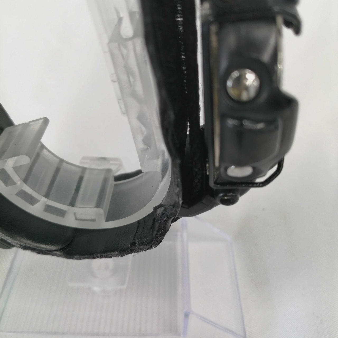 ベルト内側から側面に劣化部分があります