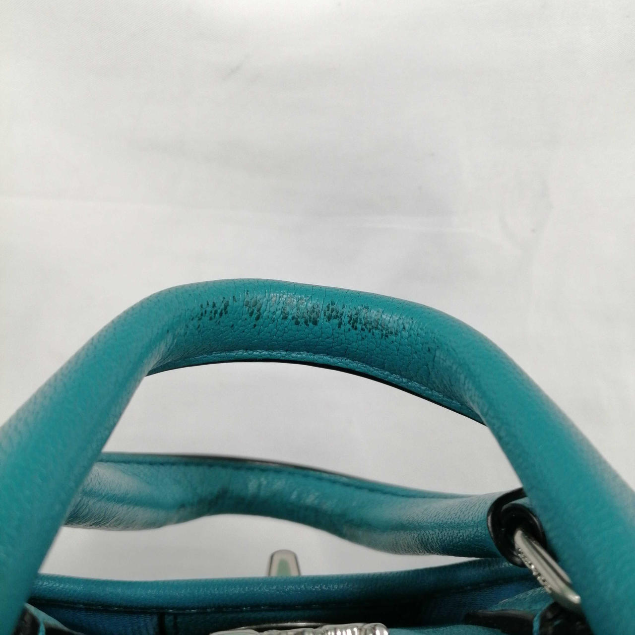 持ち手内側使用感(黒ずみ)あります