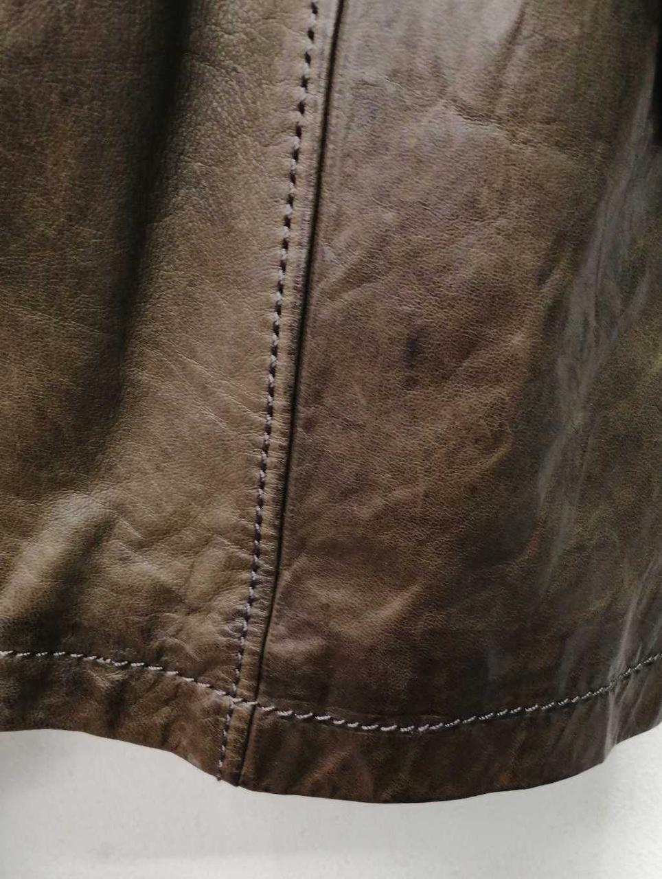 左前、シミあります。