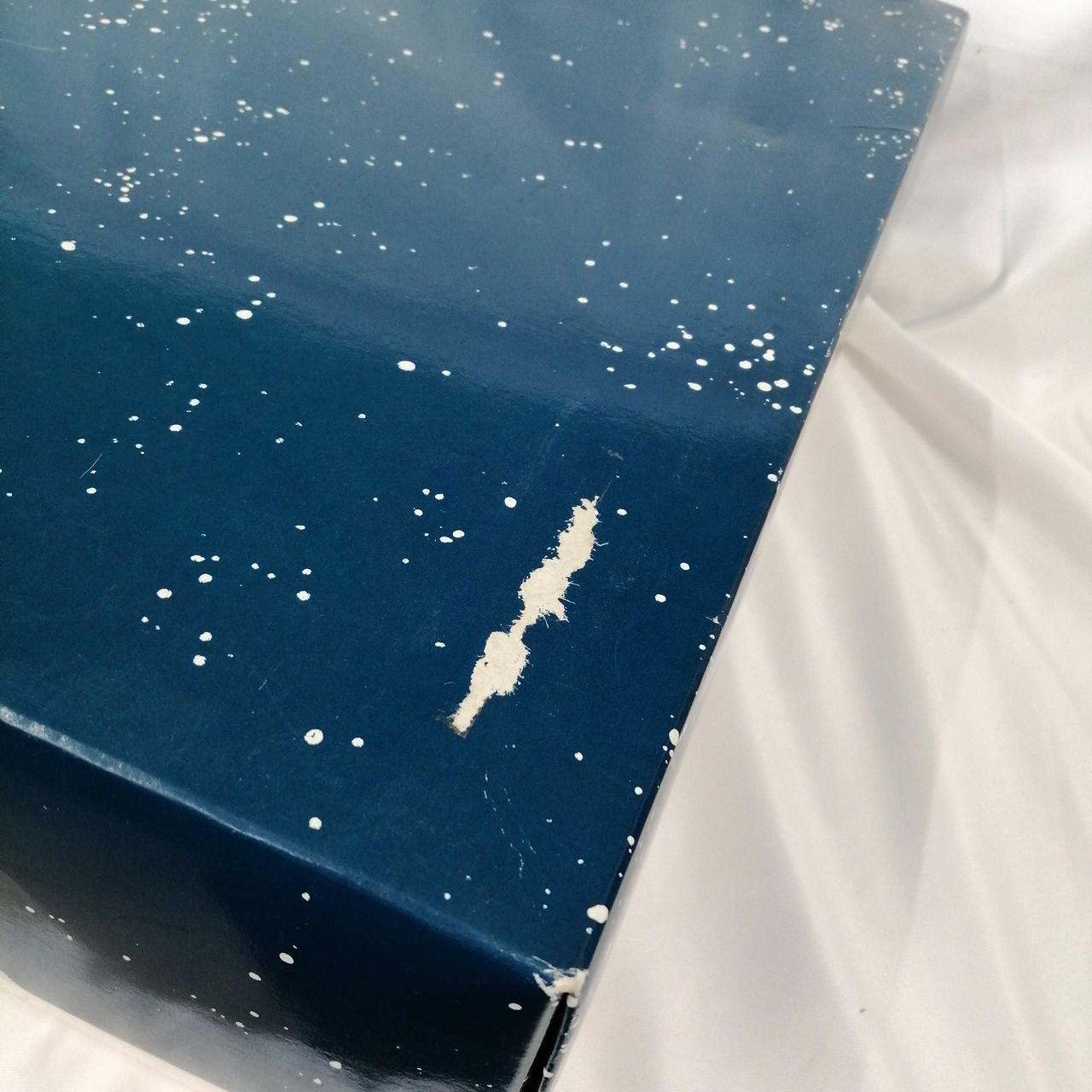 箱に剥がれあります