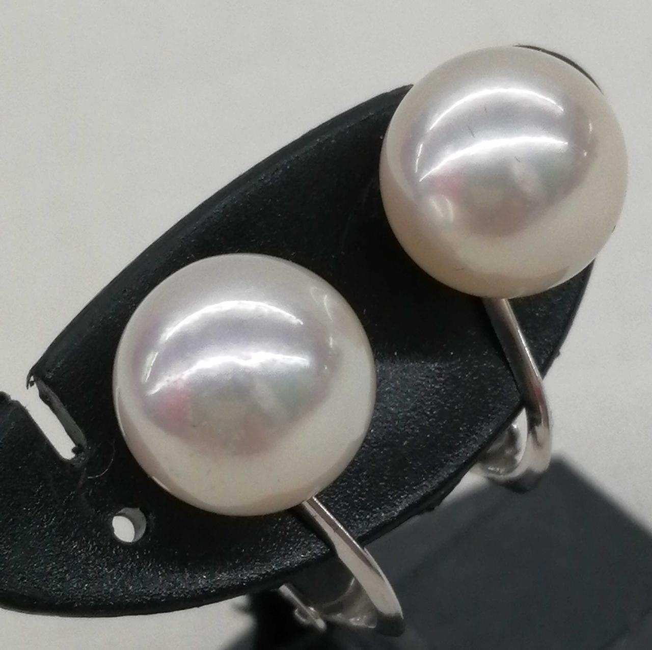 石に細かいキズあります