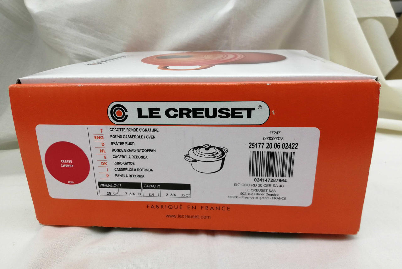 箱も少し傷み、傷あります