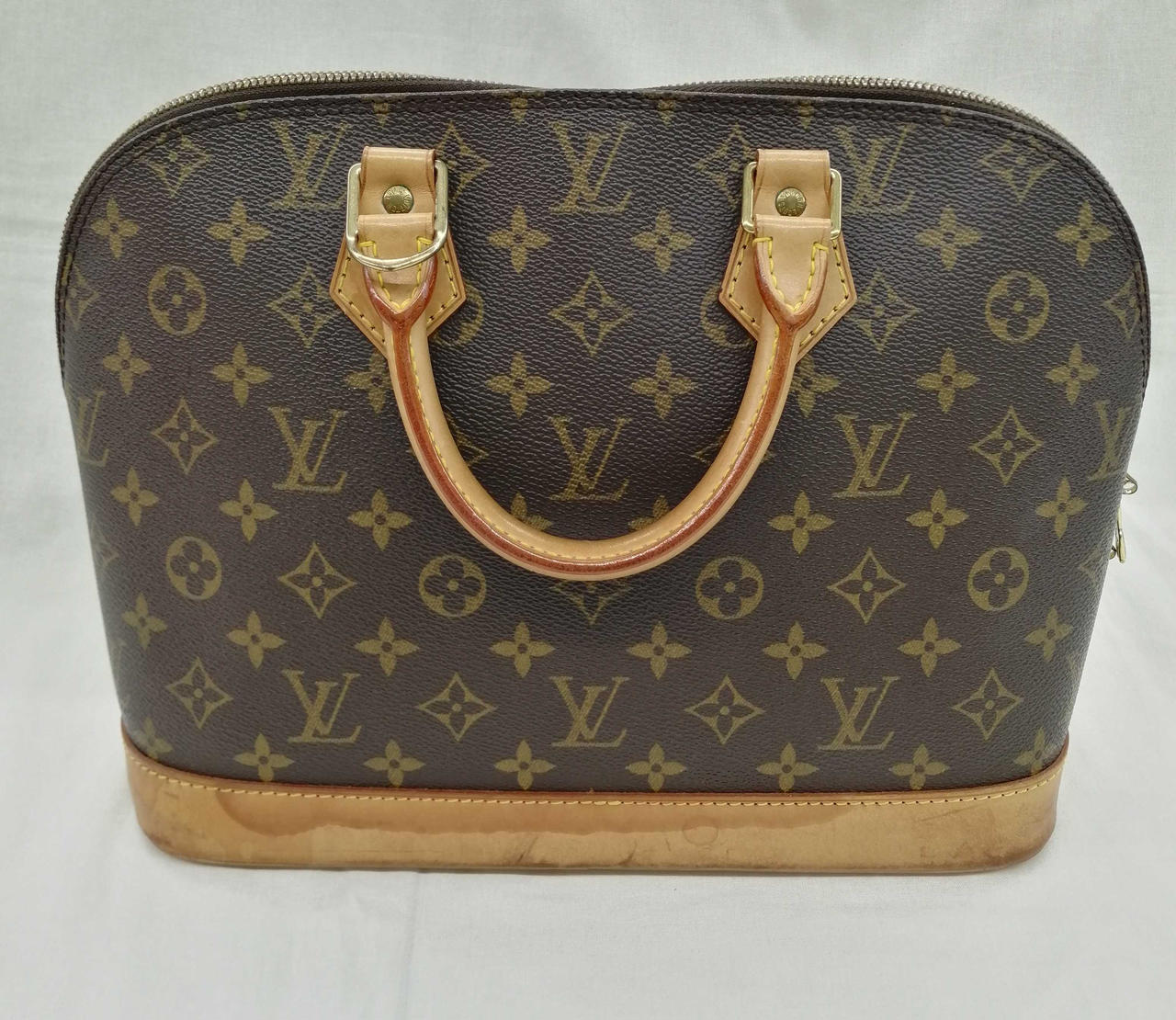 下の部分にはシミ汚れあります