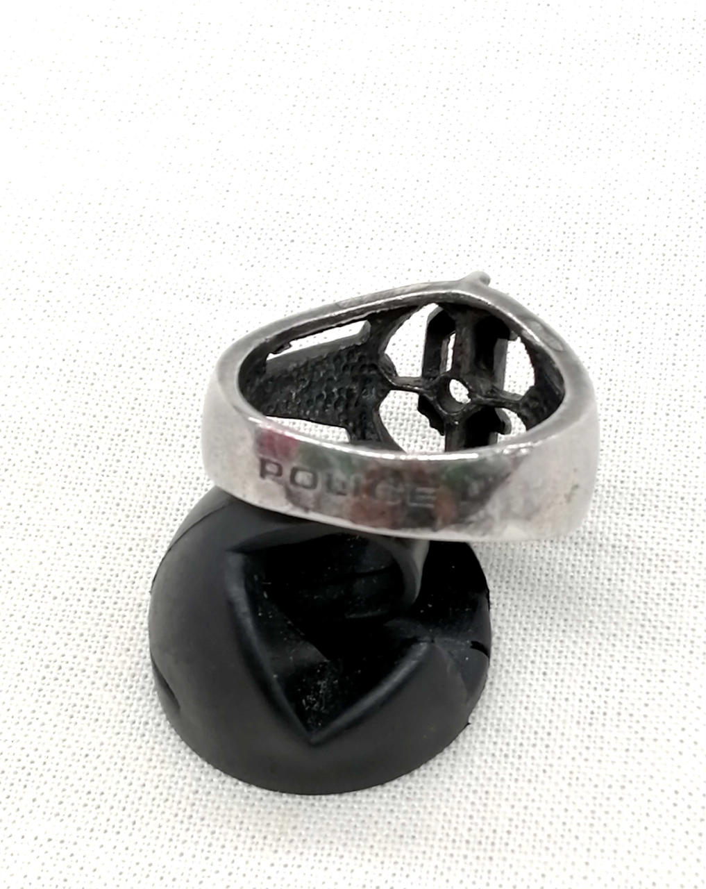 POLICEの刻印あり