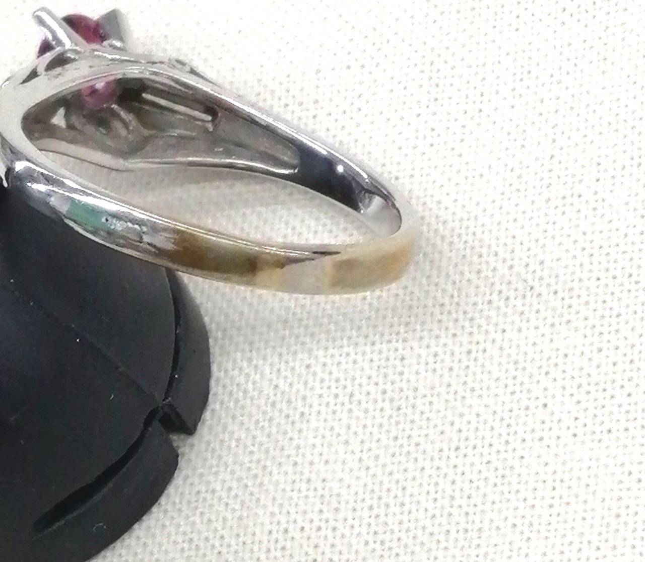 色の変色あります