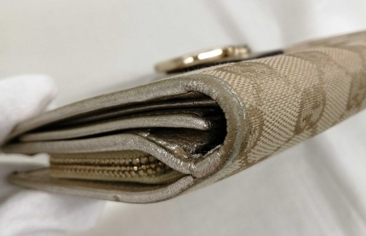 角は擦れキズあります