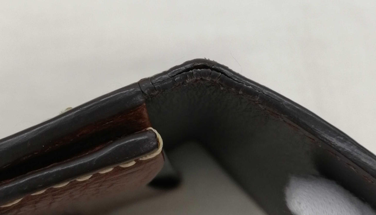 サイド角部分割れあり