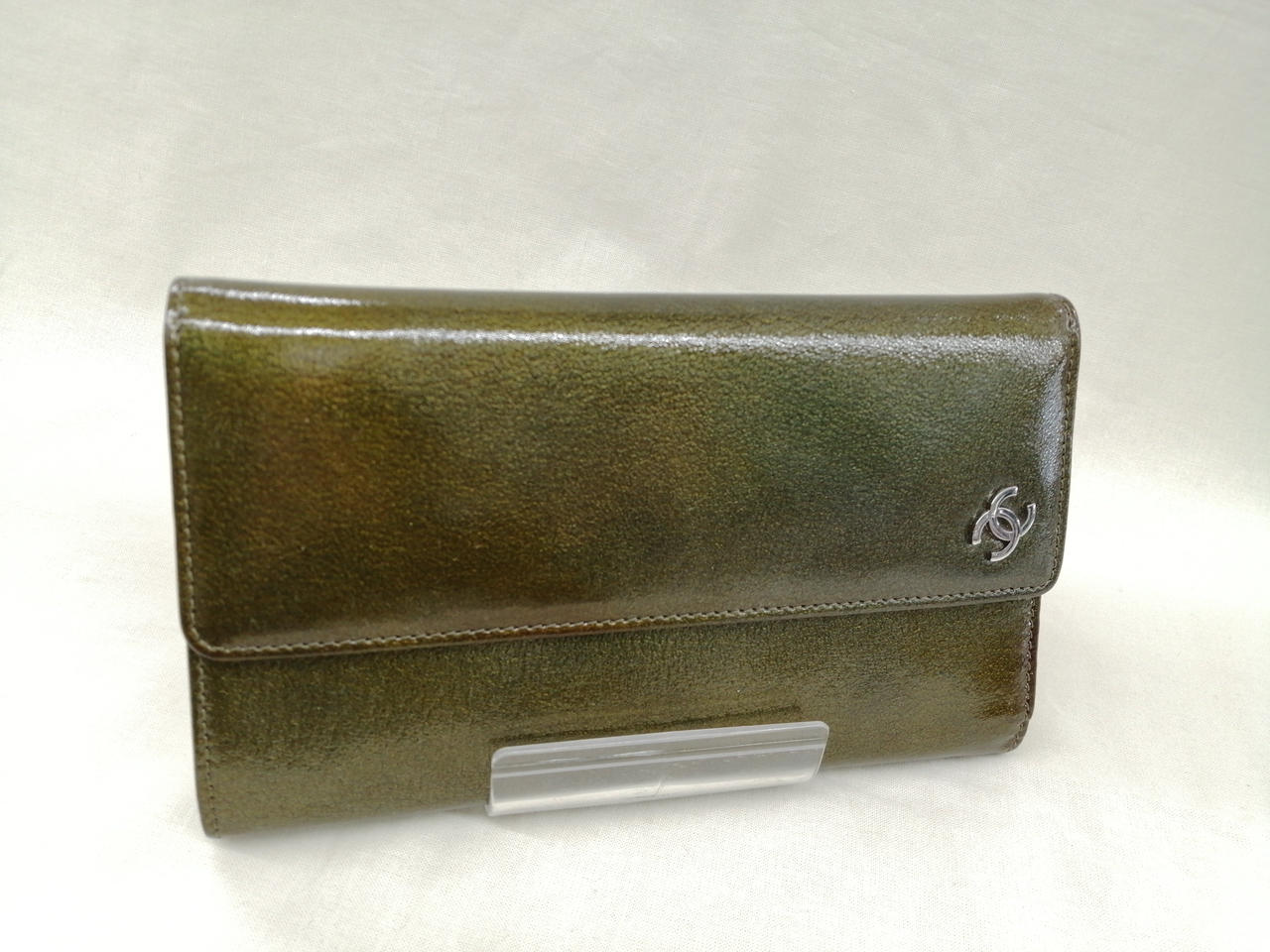 表面ベタつきあり