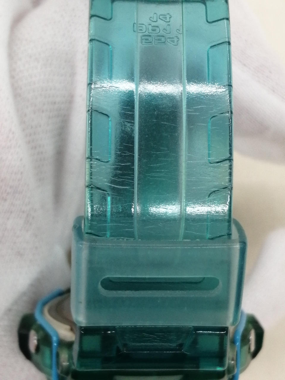 バンドに傷あり