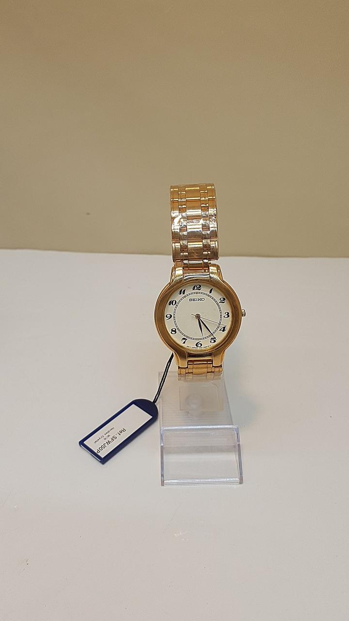 SEIKO 型番：V701-7A70 クォーツ腕時計