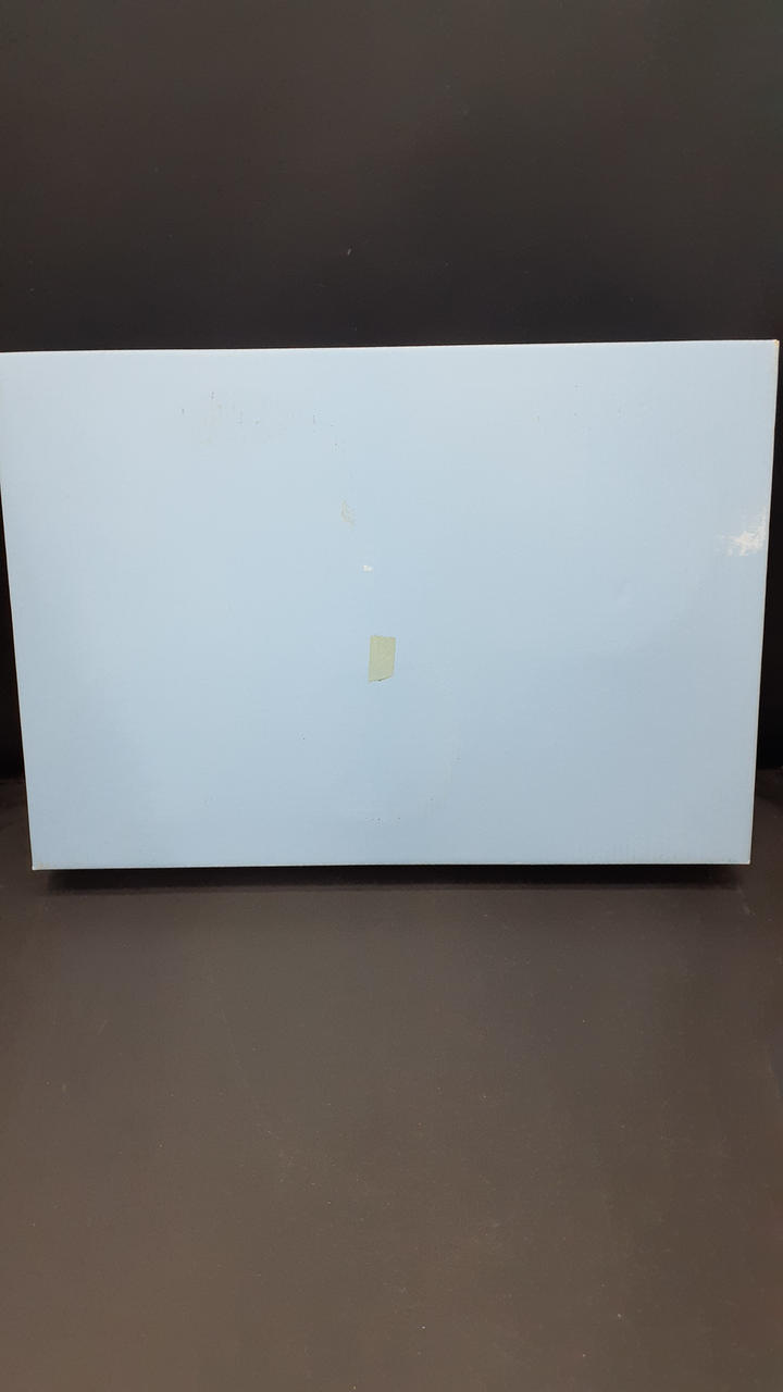 シールあと、汚れあり