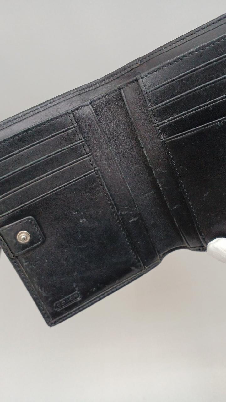 細かいスクラッチ跡あり