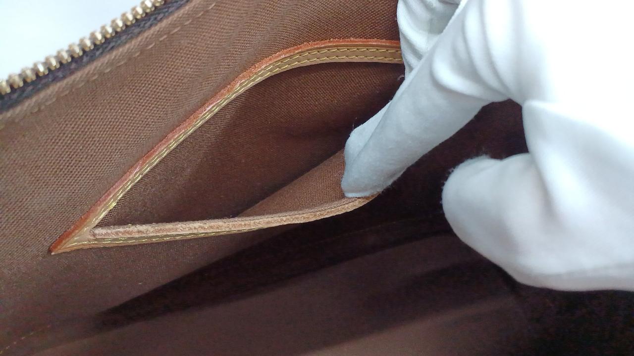 内ポケット1つ、使用感なし。