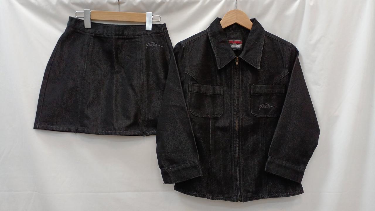 デニムジャケットとスカートのセットアップ