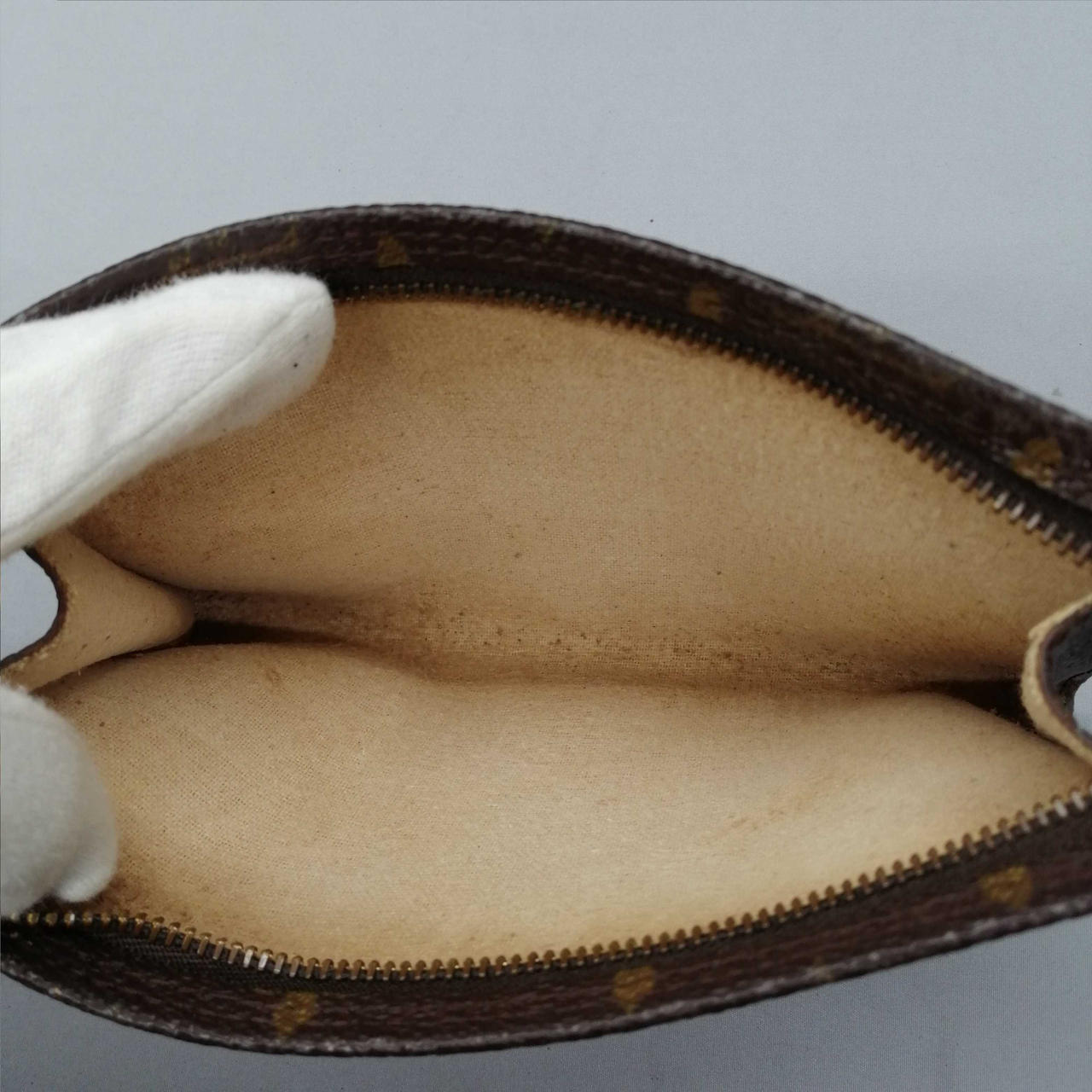 内部が劣化しています。