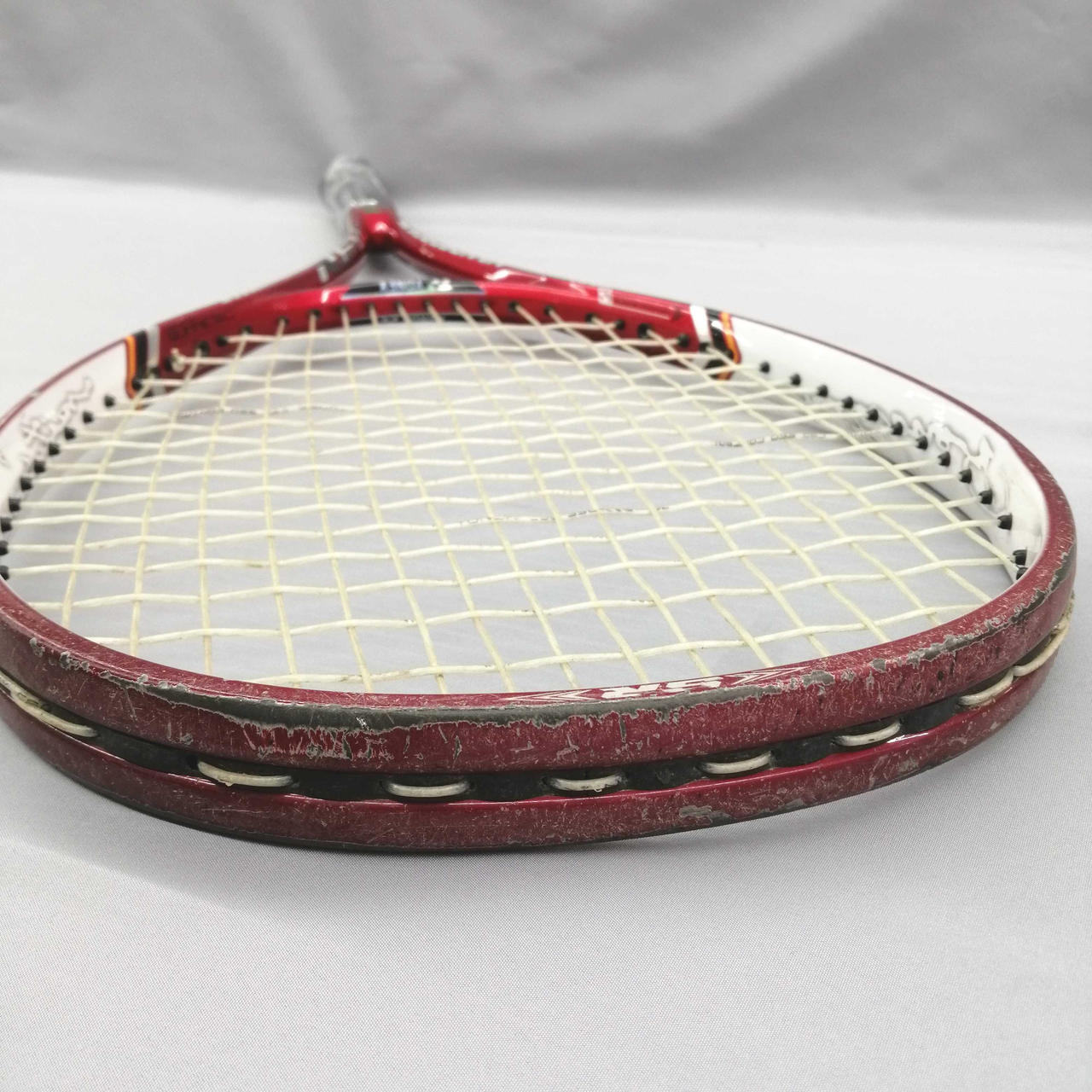 キズがあります。