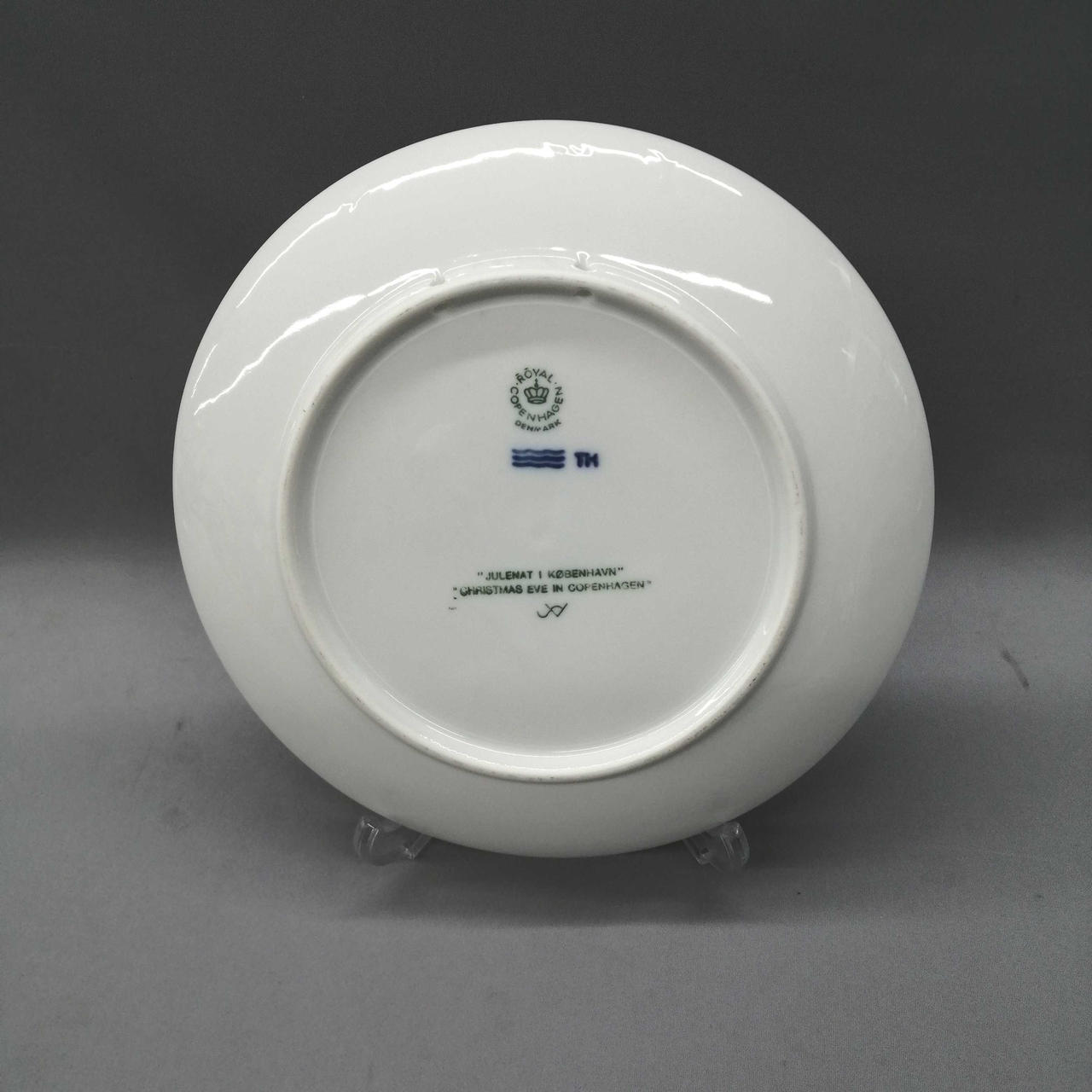 プレート立ては付属しません