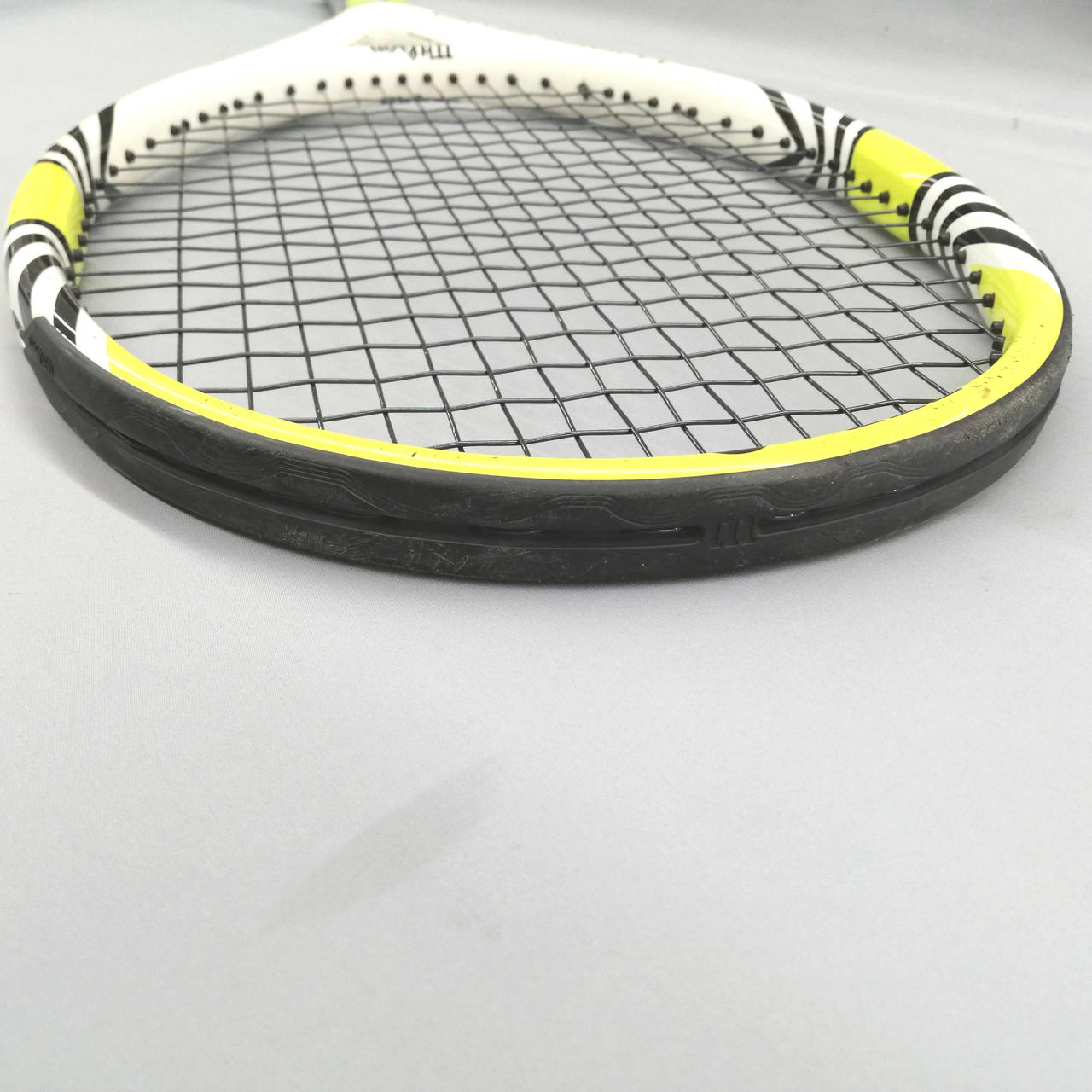 キズがあります。