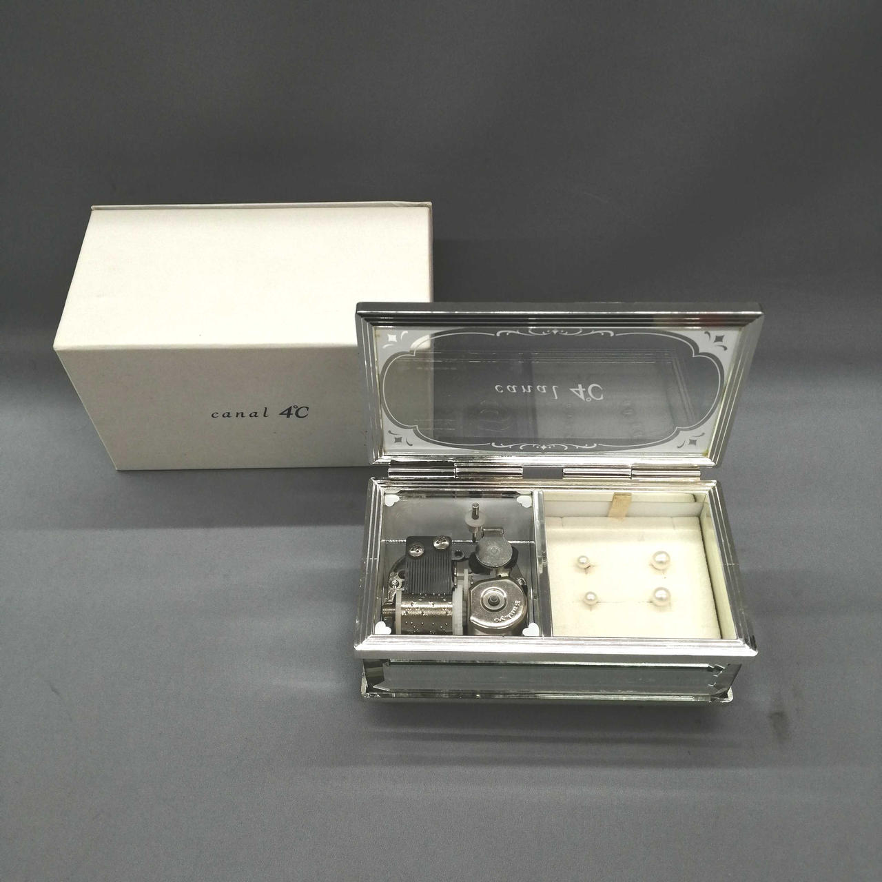 K10ピアス ジュエリーボックス付き